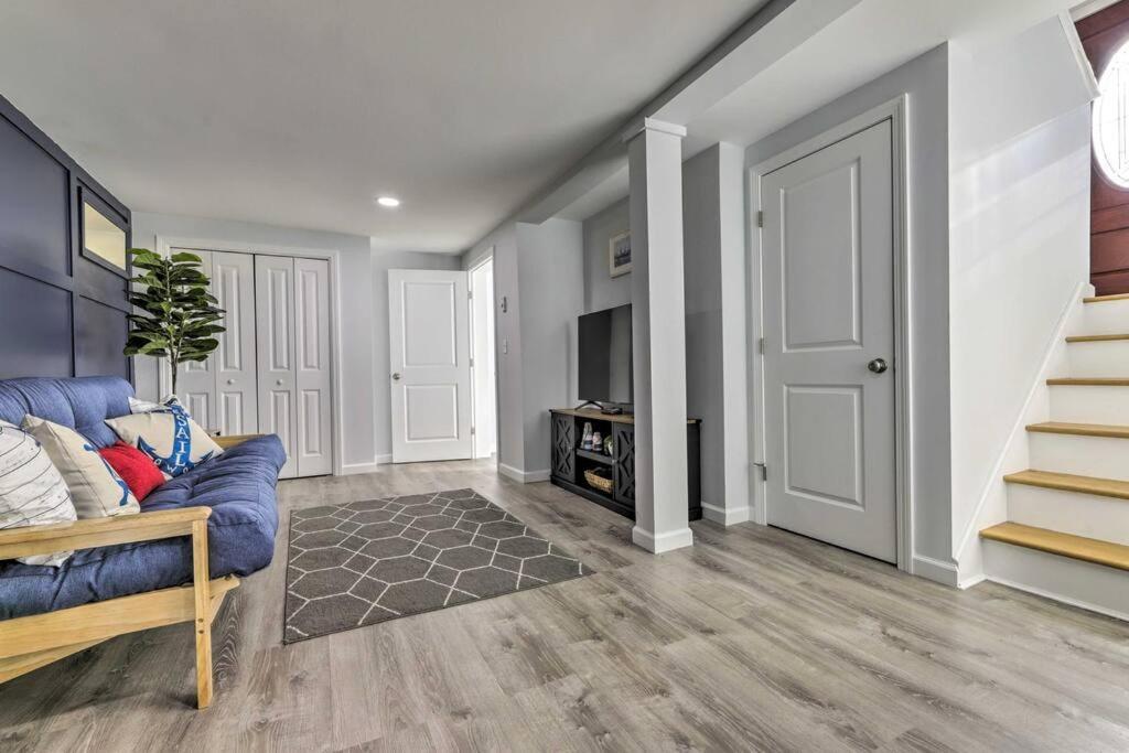 New! Updated Mystic Home W/ Sauna, Hot Tub & Deck Extérieur photo