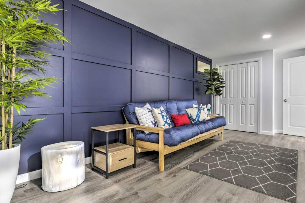 New! Updated Mystic Home W/ Sauna, Hot Tub & Deck Extérieur photo