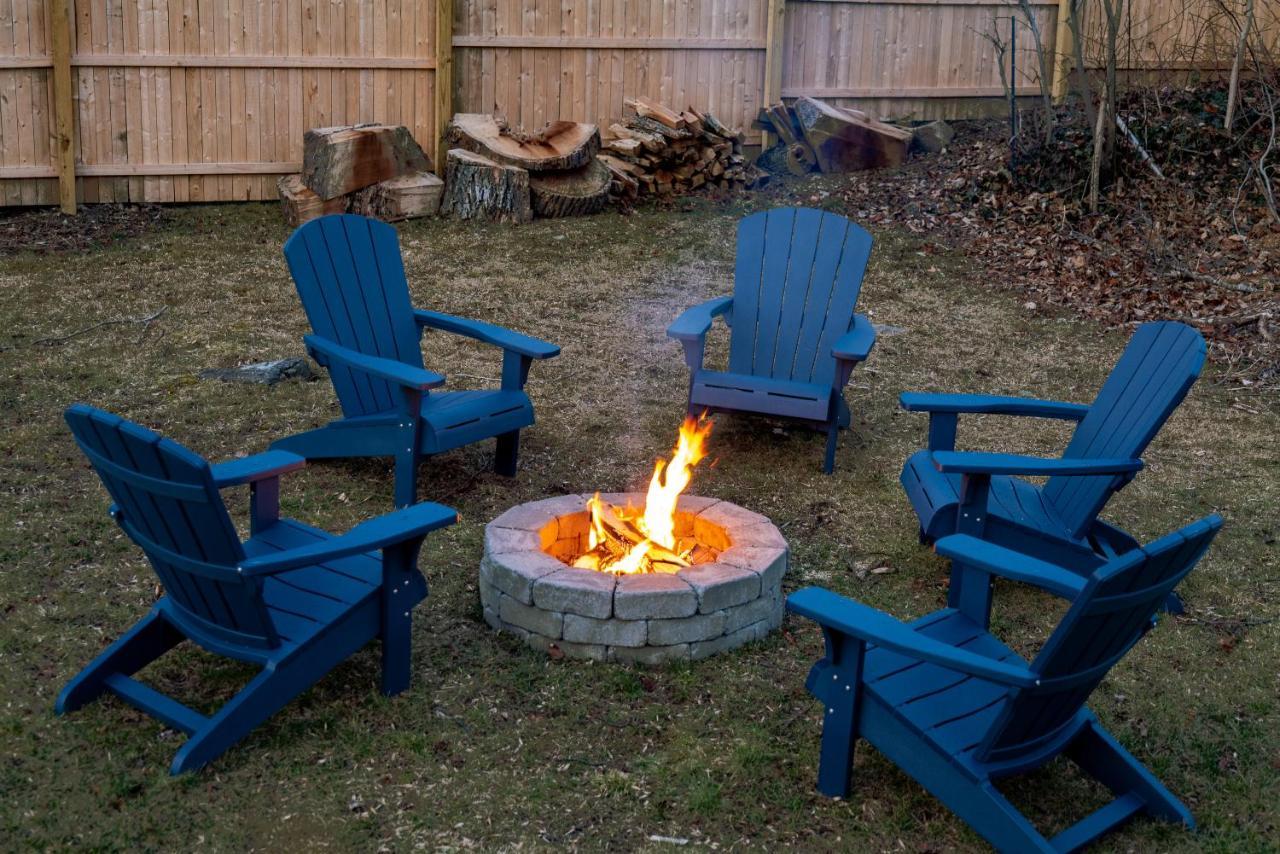 New! Updated Mystic Home W/ Sauna, Hot Tub & Deck Extérieur photo